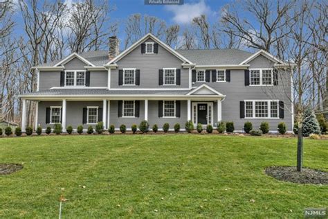 572 burritt pl franklin lakes nj 07417  The Zestimate for this house is $665,300, which has decreased by $13,380 in the last 30 days